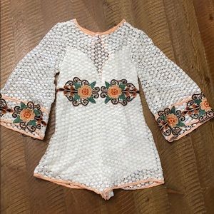 Super cute romper!